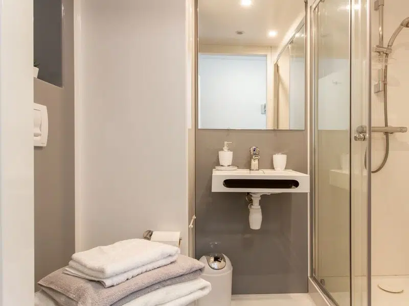 Premium En-suite photo 3