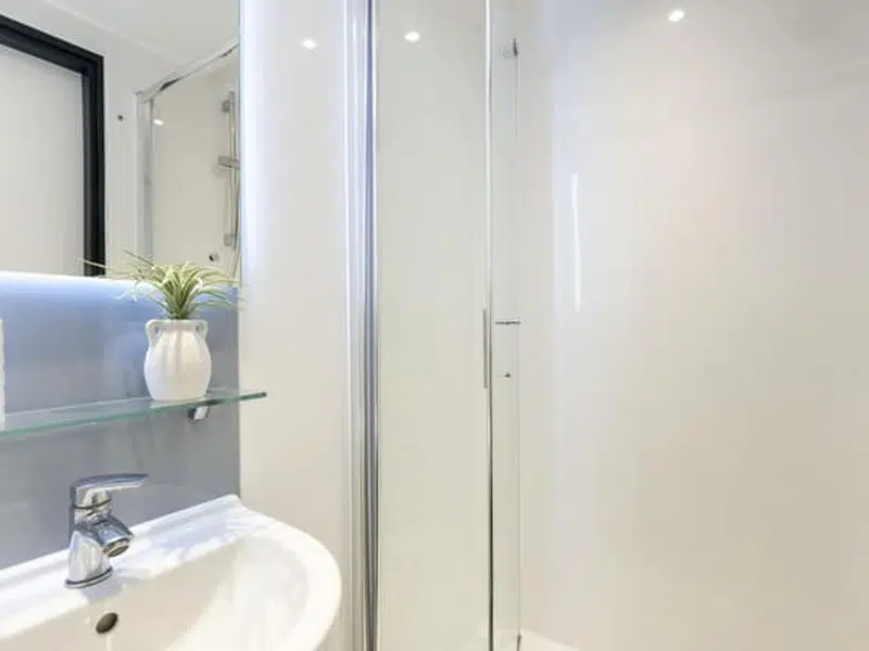 Premium En-suite photo 5