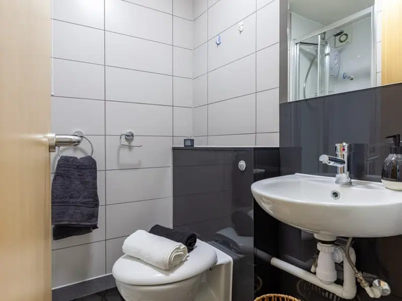 Premium En-suite photo 3