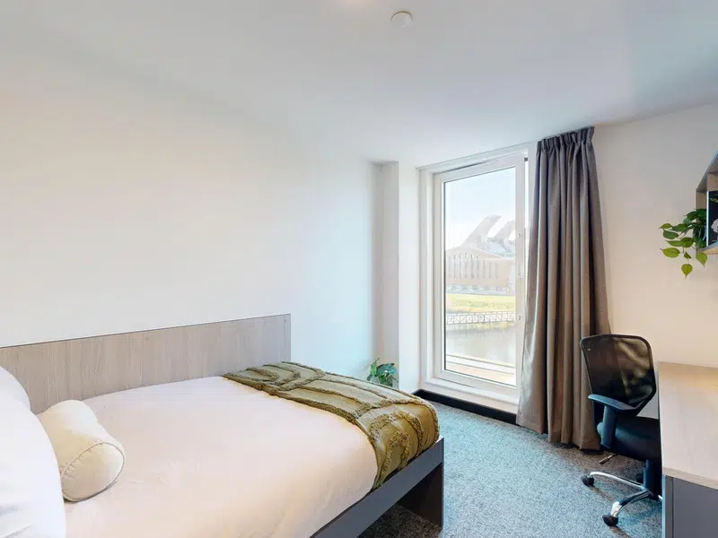 Premium Ensuite photo 3