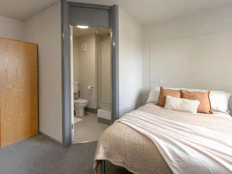 Premium Ensuite photo 2