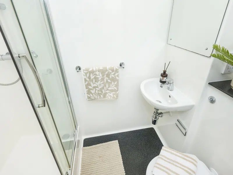 Premium Ensuite photo 5