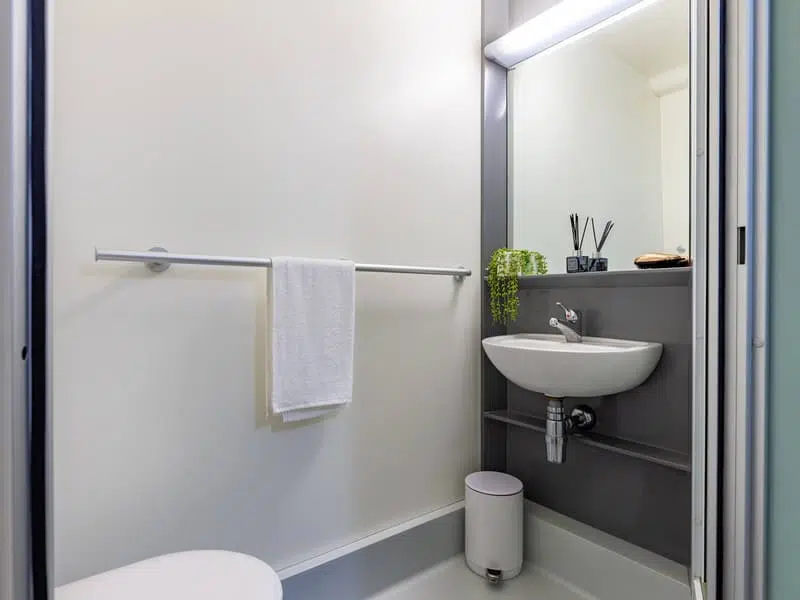 Premium Ensuite photo 5