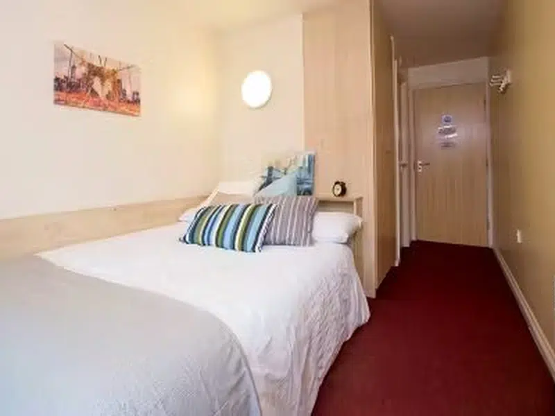 Premium Ensuite photo 1