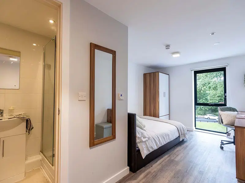 Premium Ensuite photo 5