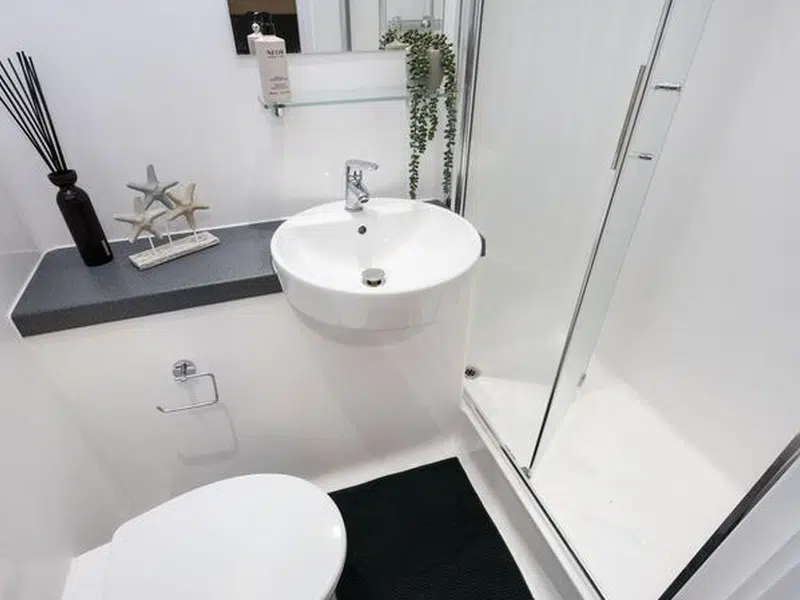 Premium Ensuite photo 3