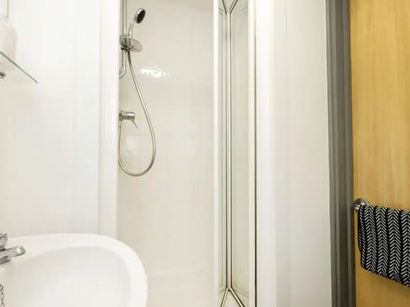 Premium Ensuite photo 4