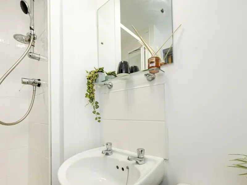 Premium Ensuite photo 6