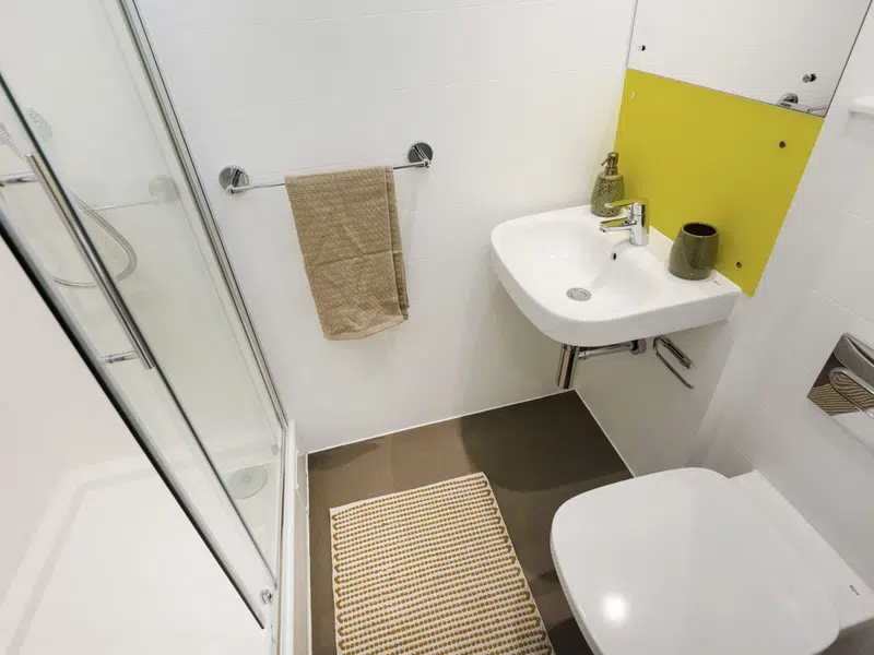 Premium Ensuite photo 5