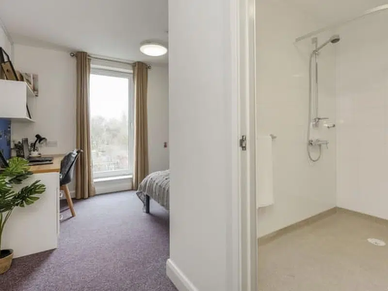 Premium Ensuite with View photo 4