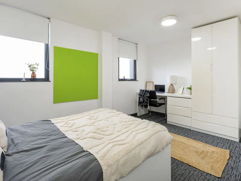 Premium Plus Ensuite photo 2
