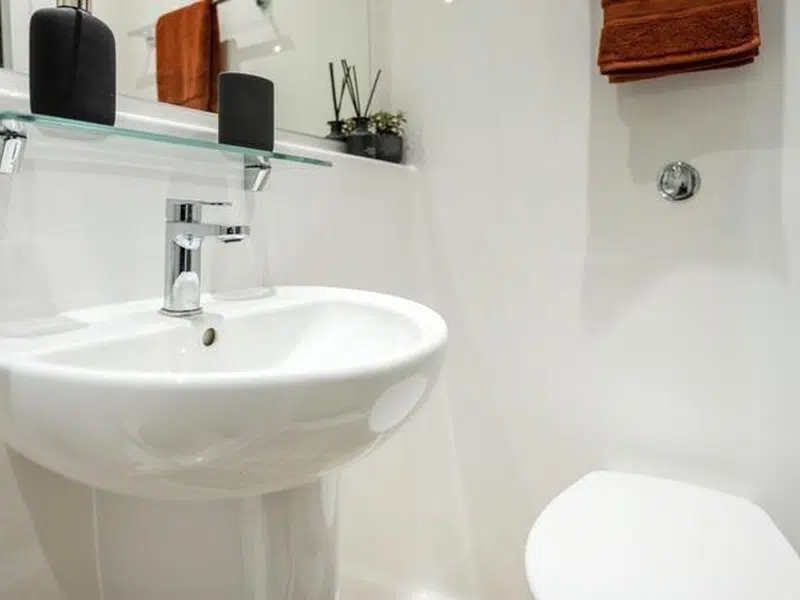 Premium Plus Ensuite photo 5
