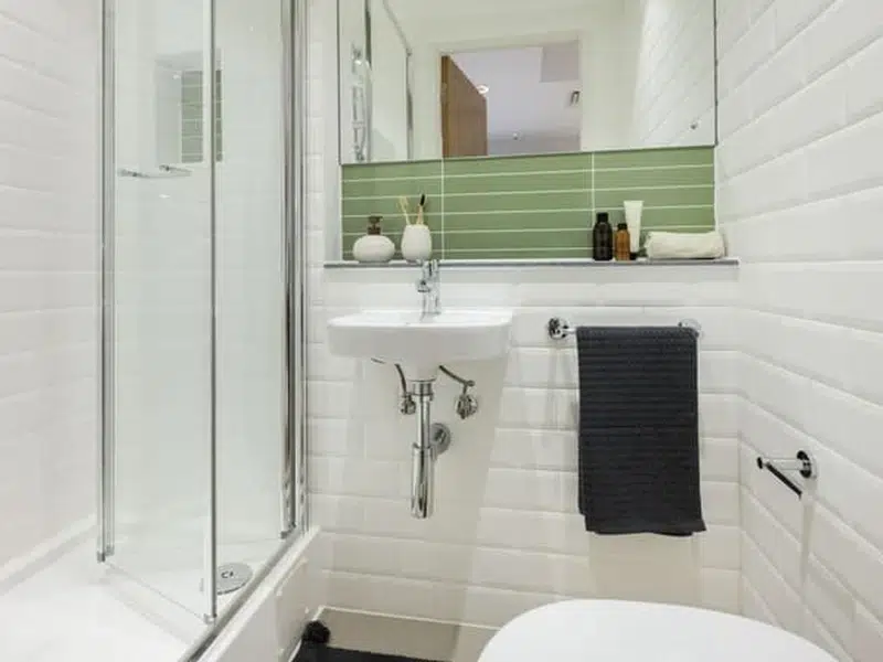 Premium Plus Ensuite photo 6