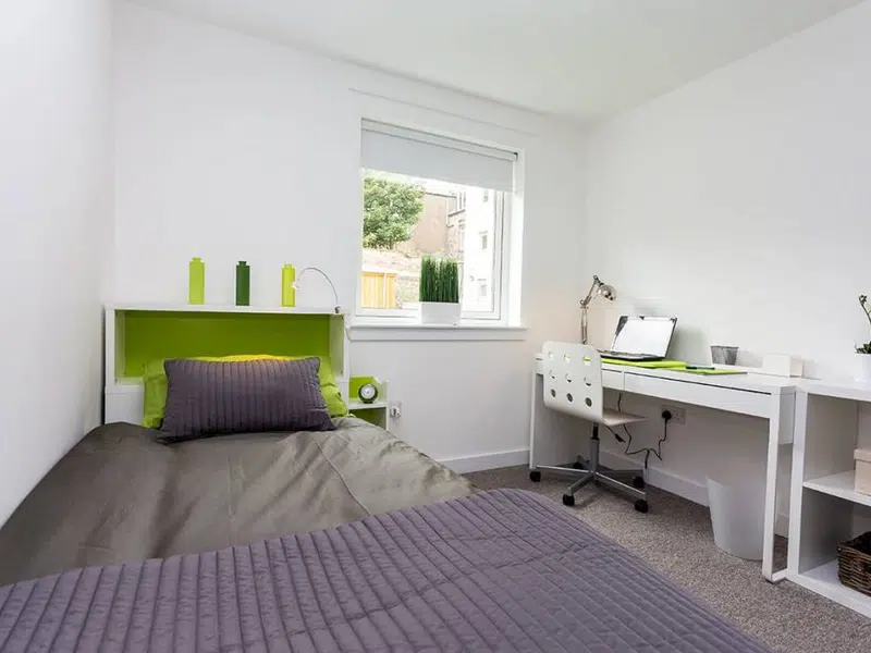Premium Plus – Large 4 Bed Flats photo 1