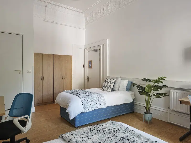 Premium Single En-Suite photo 6