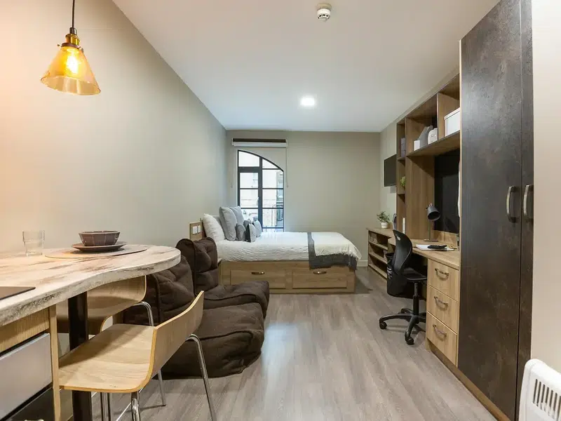Premium Studio photo 1