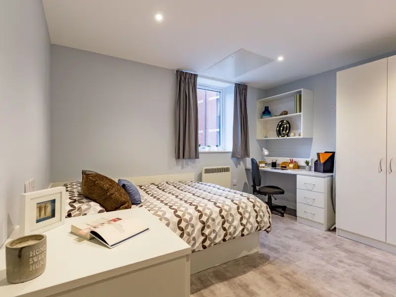 5 Bed Premium Studio photo 2