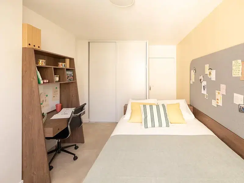 Seven-Bedroom Apartment photo 1
