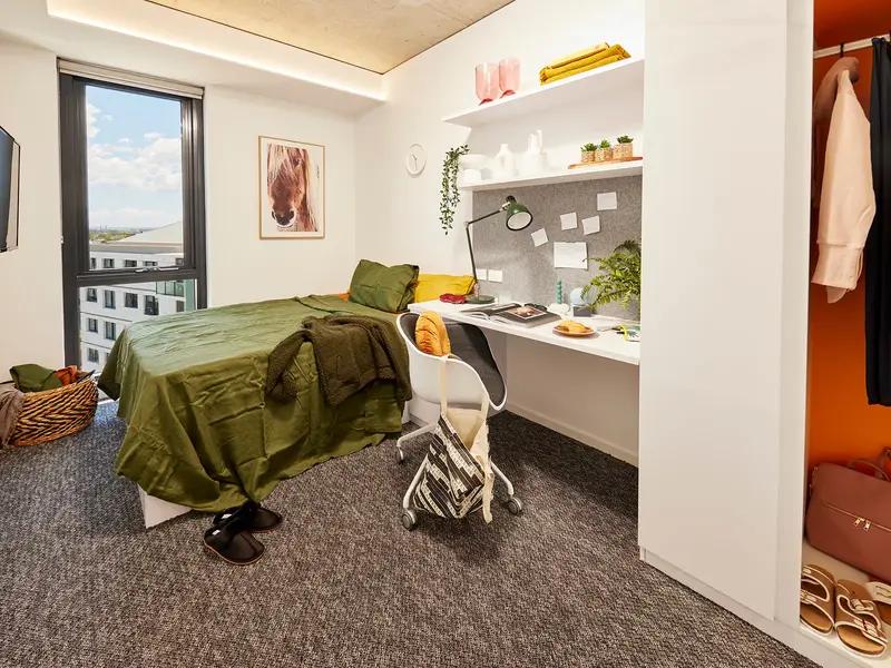 Double Bed 5 Bed Apartment with Ensuite photo 1