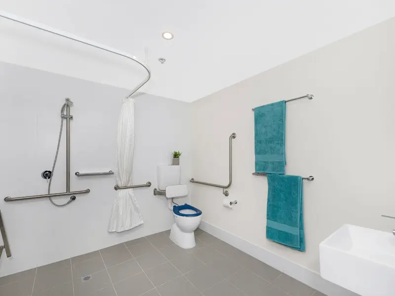 Signature Plus Twin Apartment- King Single Bed with Standard View photo 6