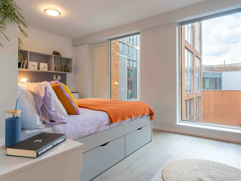 Silver 1 Bed Apartment Plus photo 2