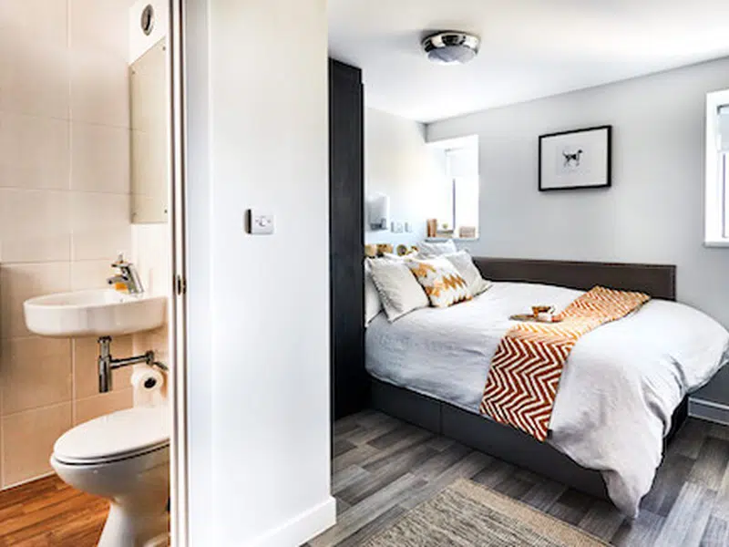 Silver 2 Bed Apartment photo 1