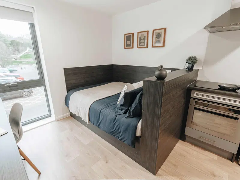 Silver Balcony Top Floor Studio photo 2