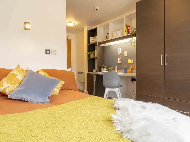 Silver En-Suite photo 2