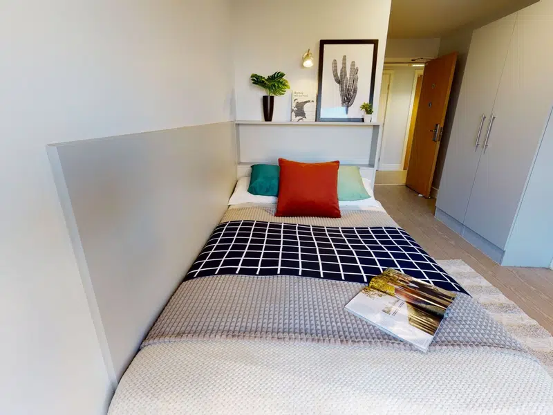 Silver En Suite photo 2