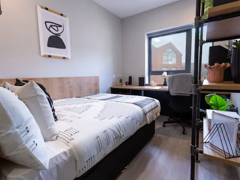 Silver En-suite photo 2