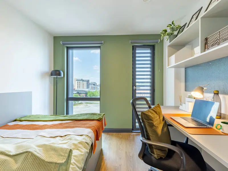 Silver En Suite photo 1