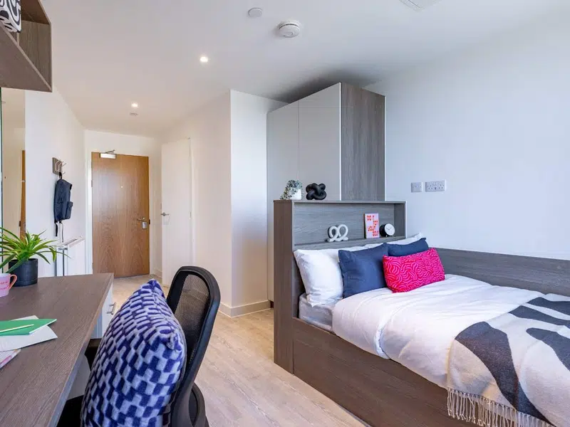 Silver En Suite photo 1