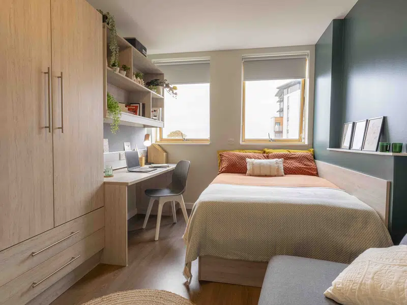 Silver En Suite photo 2