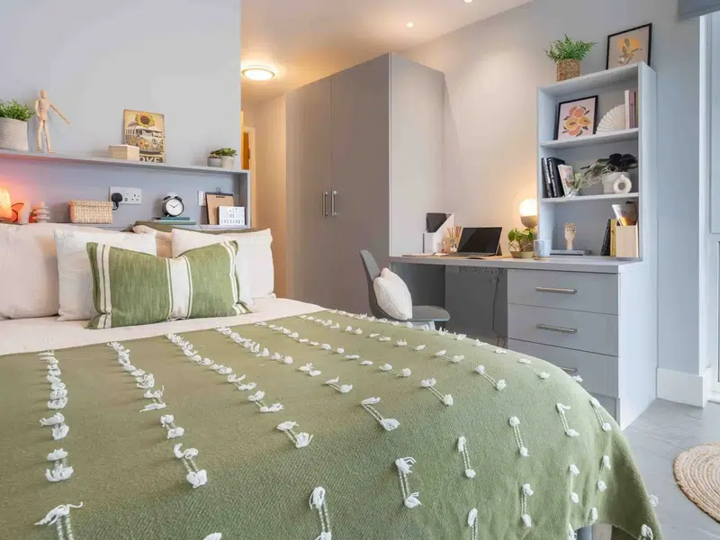 Silver En Suite photo 6