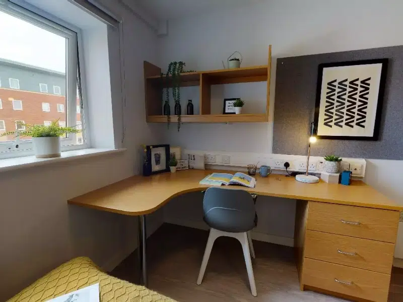 Silver En-Suite photo 3