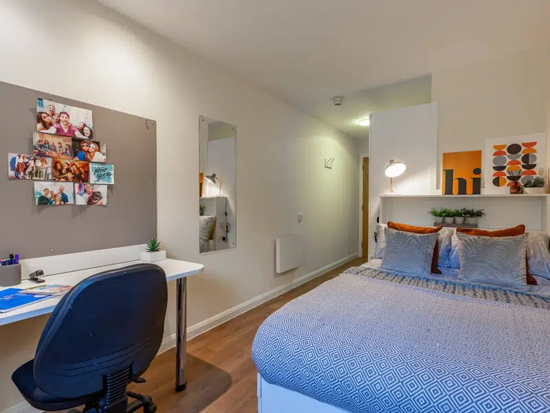 Silver En Suite photo 1