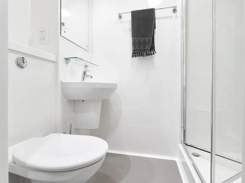 Silver En Suite photo 3