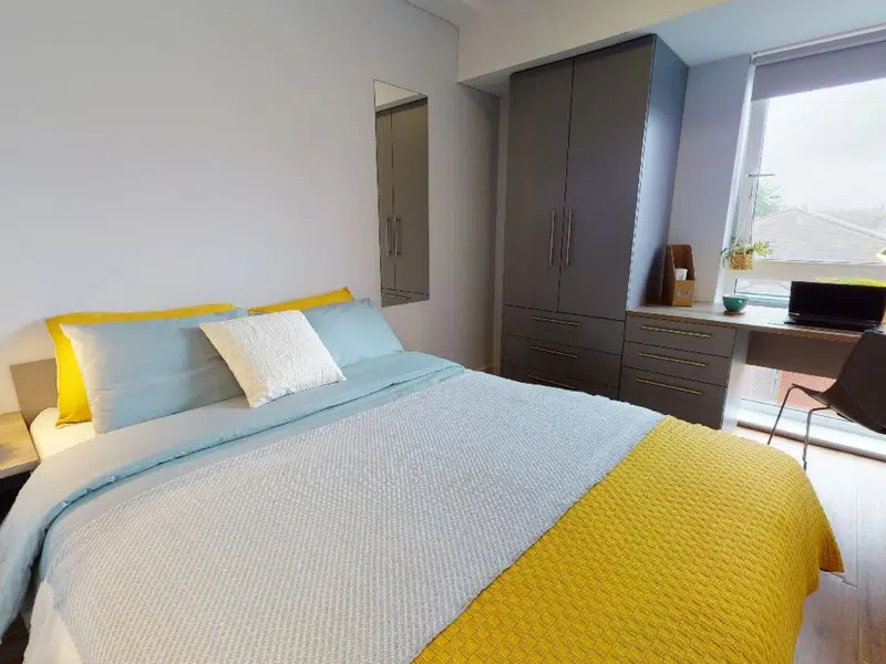 Silver En Suite photo 1