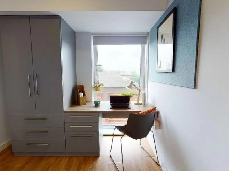Silver En Suite photo 2