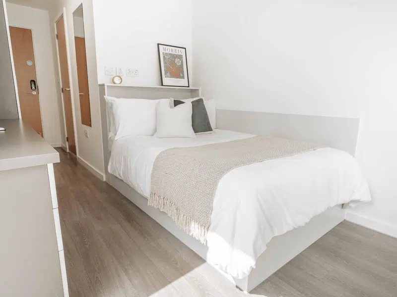 Silver En Suite photo 1