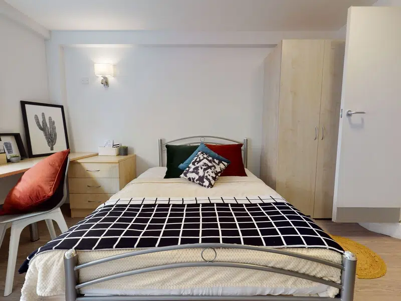 Silver En Suite photo 6