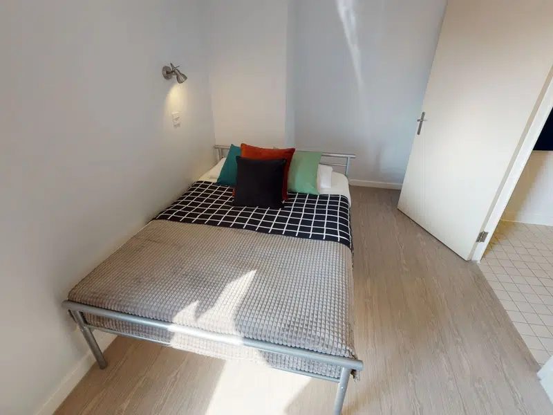 Silver En Suite photo 2