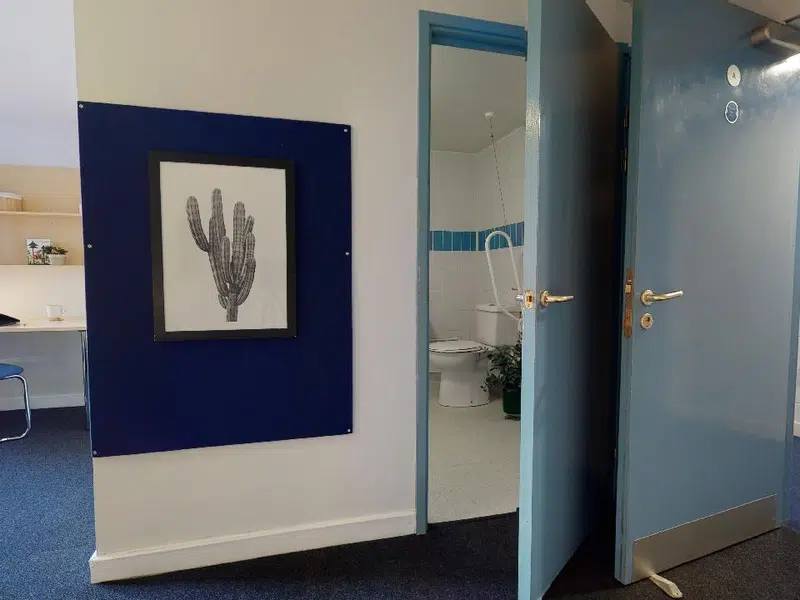 Silver En Suite photo 3