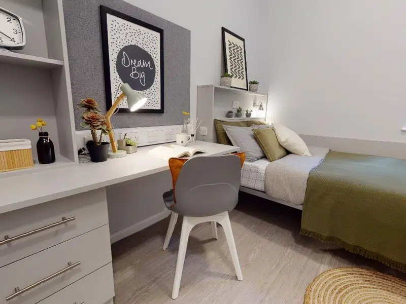 Silver En Suite photo 3