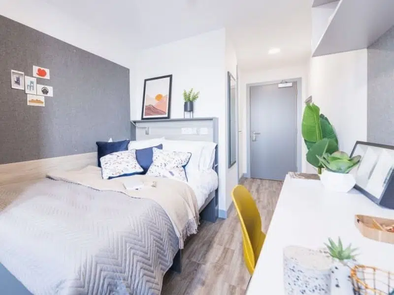 Silver En Suite photo 1
