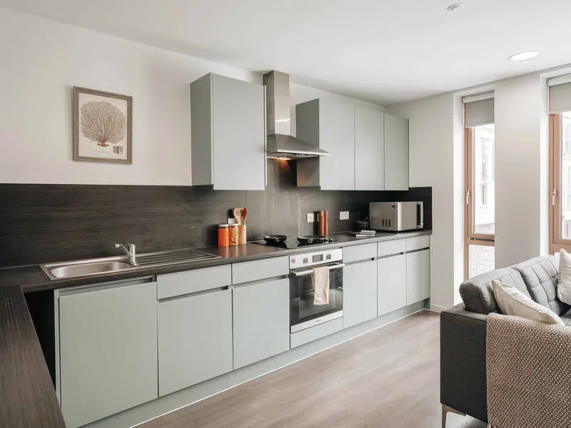 Silver En Suite photo 2