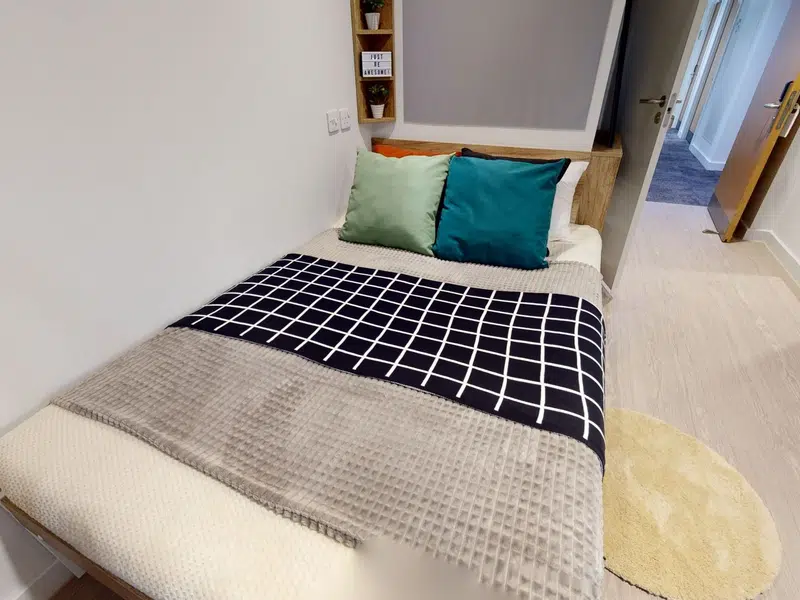 Silver En Suite photo 2