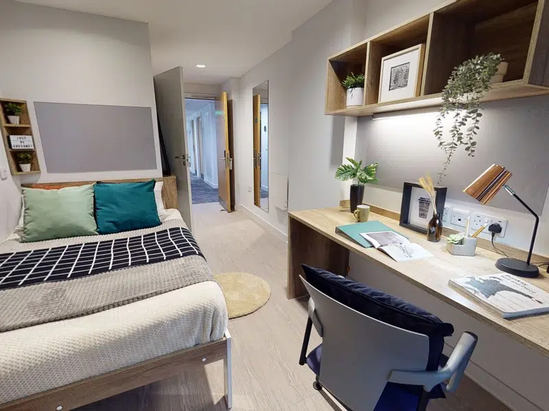 Silver En Suite photo 1