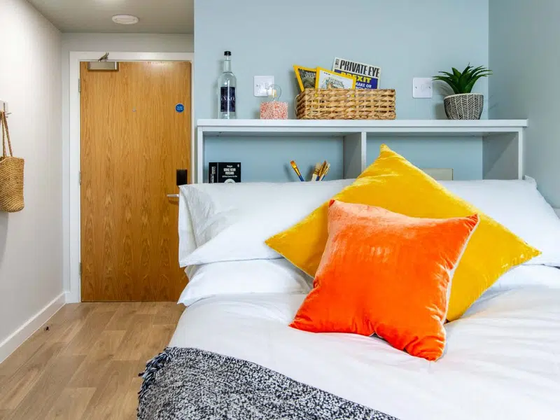 Silver En Suite photo 1