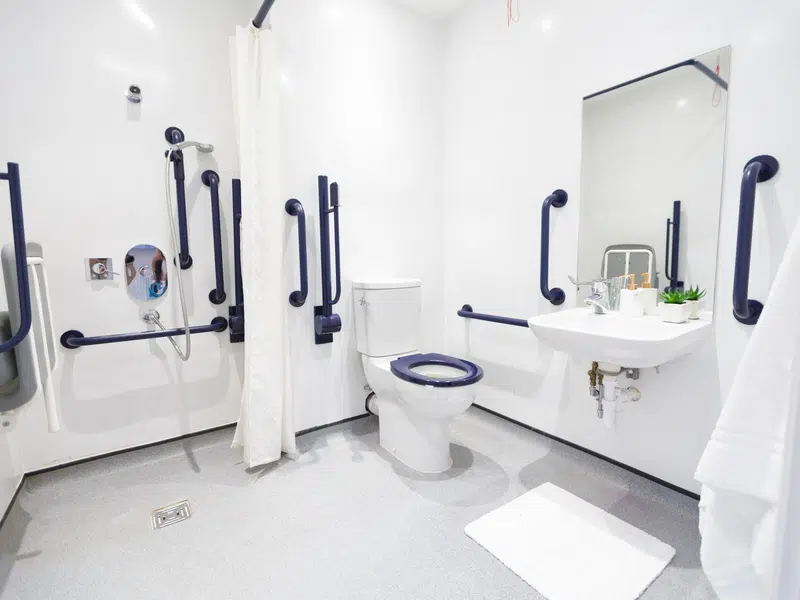Silver En-suite Accessible photo 3